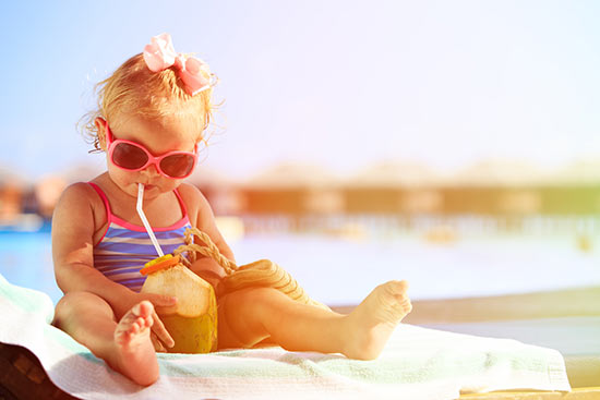 baby in sun (sunscreen article)