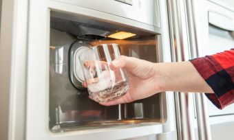 Fridge with ice maker