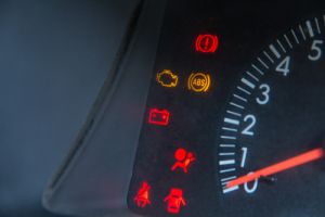 Screen display of car status warning light
