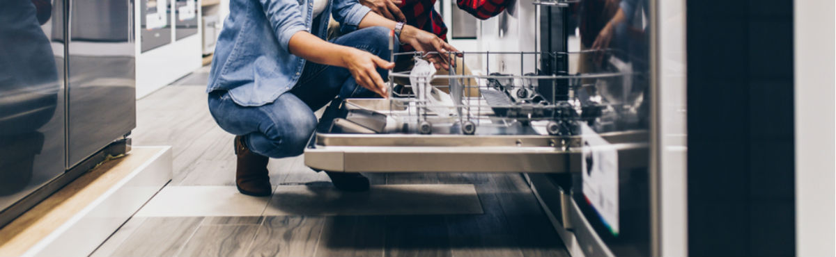 dishwasher shopping couple