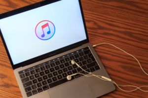 apple music on laptop