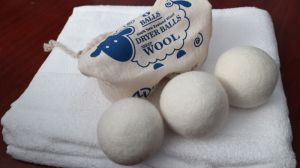 Woolen dryer balls