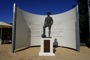 Waltzing Matilda Statue