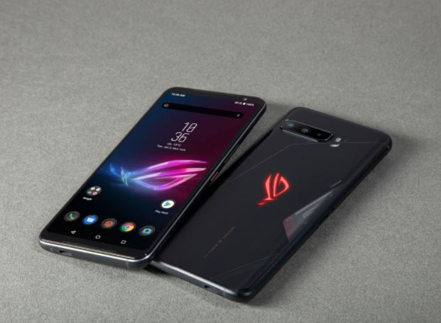 The back and the front of the ROG Phone 3