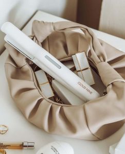 Cloud-Nine-hair-straightener