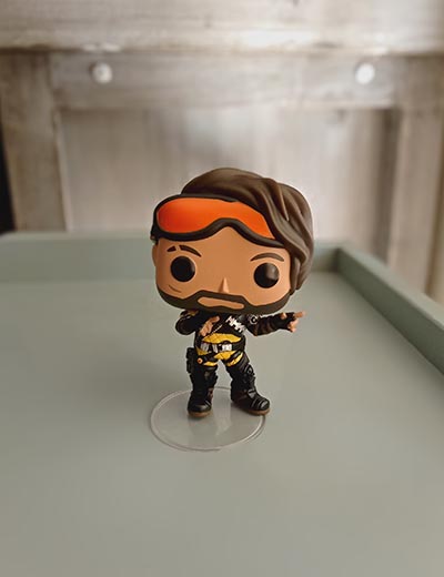 Portrait photo of Apex Legends figurine