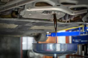 Draining car oil