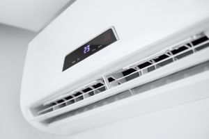 Reverse cycle air conditioner 