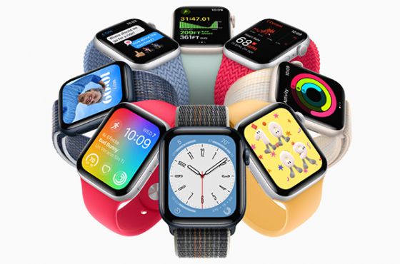 Apple Watch SE in different colours