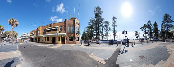 Panorama photo of Manly Corso taken on Samsung Galaxy Z Flip4