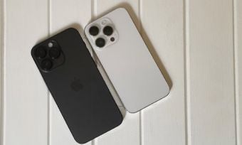 iPhone 14 Pro and 14 Pro Max in black and white