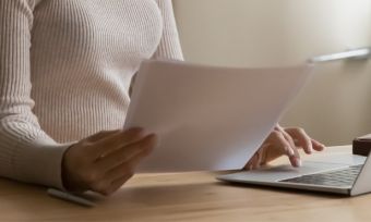 Regulator finds switching power plans could save Aussies up to $400 a year