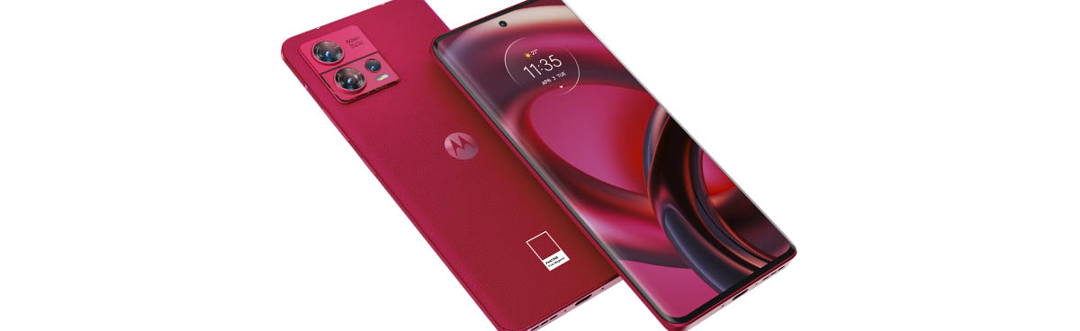 Motorola Edge 30 Fusion in Viva Magenta