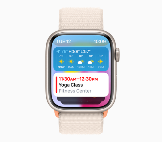 Pink Apple Watch Series 9 face