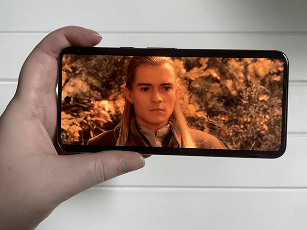 Pixel 8 video watching